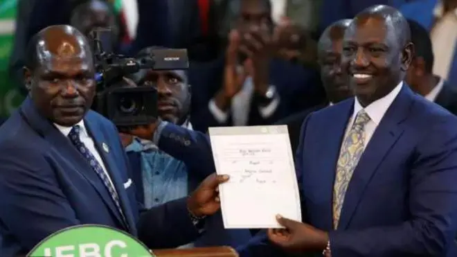 Perezida Ruto (i buryo) yavuze ko umukuru w'umurwi ujejwe amatora yabaye "incungu"