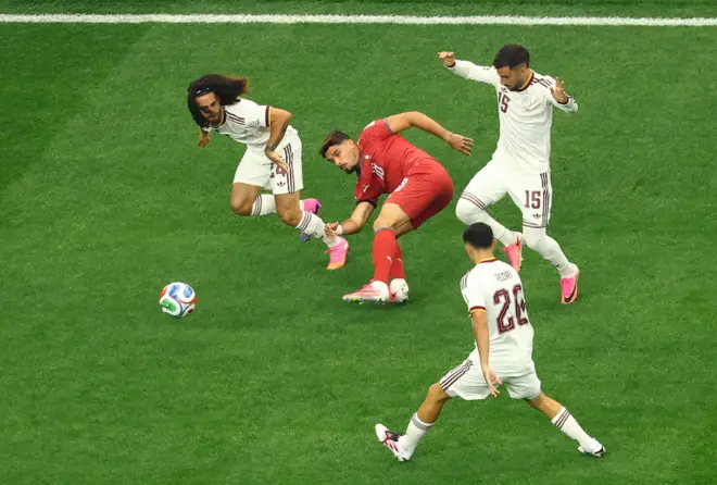 جانب من مواجهة إسبانيا مع البرتغال