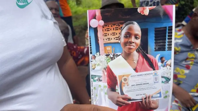 Nwata akwụkwọ ndị ntọrị gbagburu