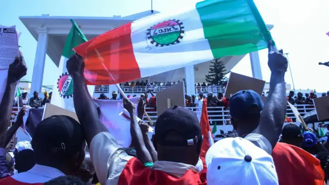 Aworan ẹgbẹ oṣiṣẹ NLC