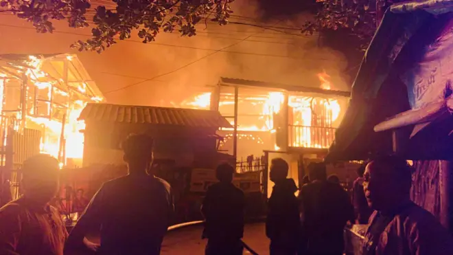 နှစ်သစ်ကူးည နေပြည်တော် ပျဥ်းမနားက မီးလောင်မှုမှာ မီးငြှိမ်းသတ်နေကြတဲ့သူတွေ