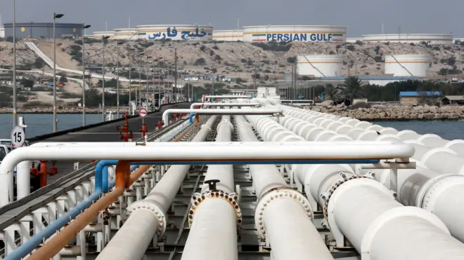 تاسیسات نفتی خارگ
