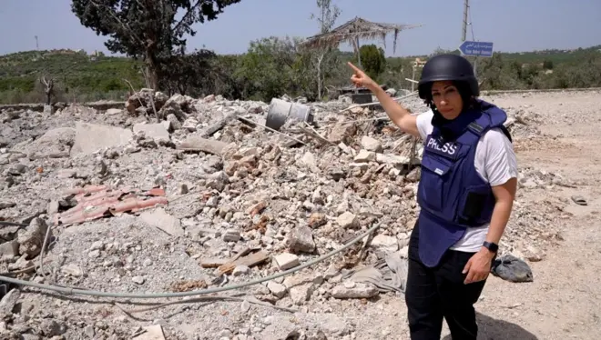 مراسلة بي بي سي في لبنان كارين طربيه