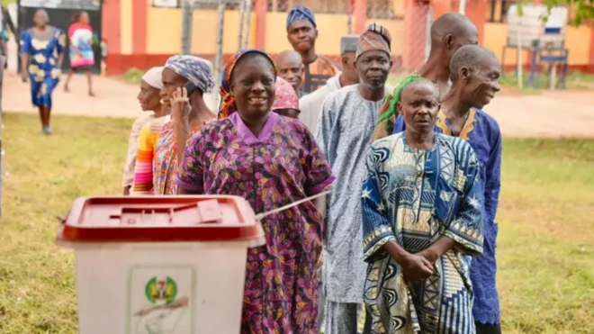 Ndị kwụ n'ahịrị ịtụ vootu n'Ekiti Steeti