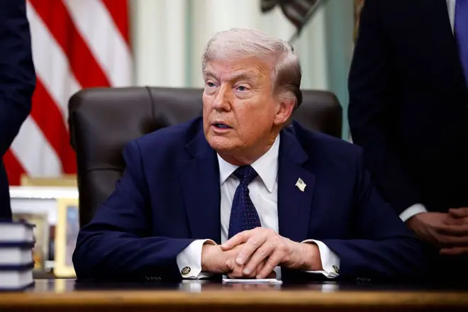 डोनाल्ड ट्रम्प