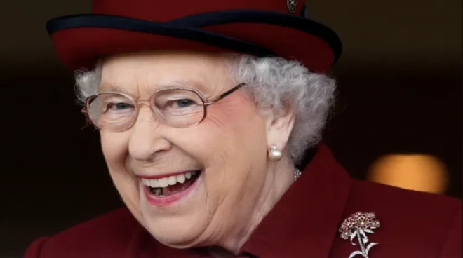 Эксперттердин айтымында, тамашакөйлүк британ ханышасынын өзгөчө маанилүү сапаты