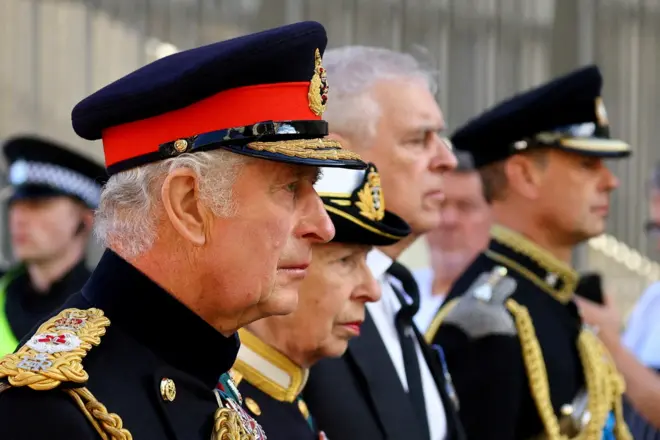  Charles, Anne, Andrew et Edward, lors des funérailles de la reine.