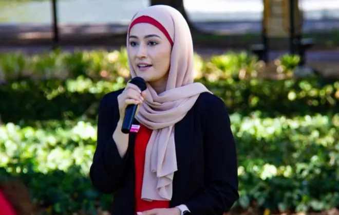 فاطمة بايمان: تعرف على أول عضوة في مجلس الشيوخ الأسترالي ترتدي الحجاب