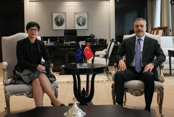 Avrupa Komisyonu'nun genişlemeden sorumlu üyesi Marta Kos ve Dışişleri Bakanı Hakan Fidan görüşmeleri sonrası basın toplantısı düzenlemedi, ortak açıklama yaptı
