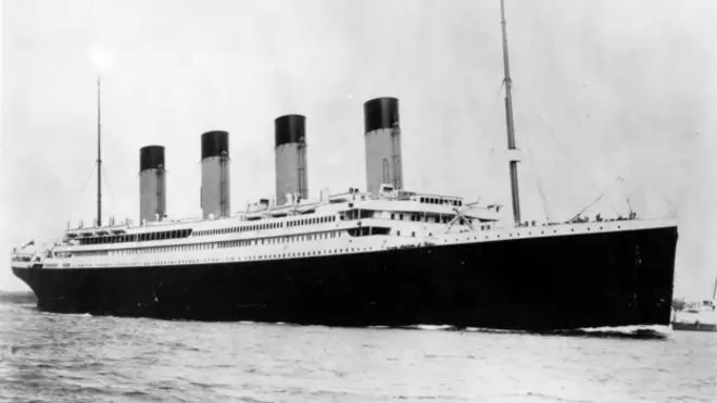 El Titanic se hundió en su viaje inaugural.