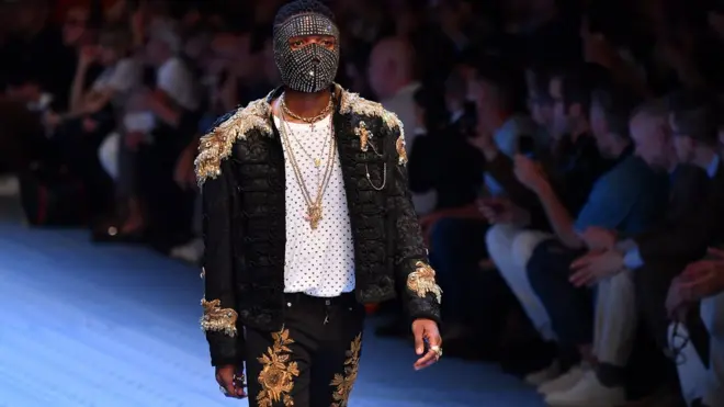 Wizkid debut ontop runway for Milan