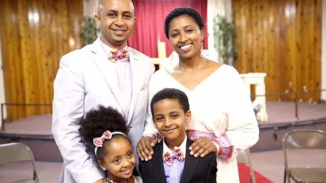 Fevan Tasfaayee fi maatii ishee