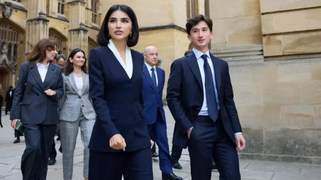 Onanizmdan oqib chiqayotgan ayol