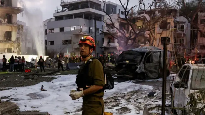 Наслідки удару в Тель-Авіві 