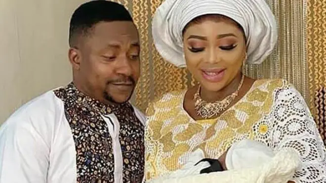 Aworan Segun Ogungbe ati Wunmi Ajiboye