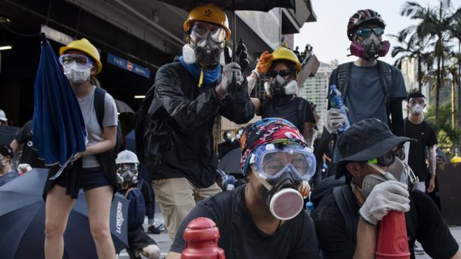 香港“反送中”示威者在黄大仙布防（5/8/2019）