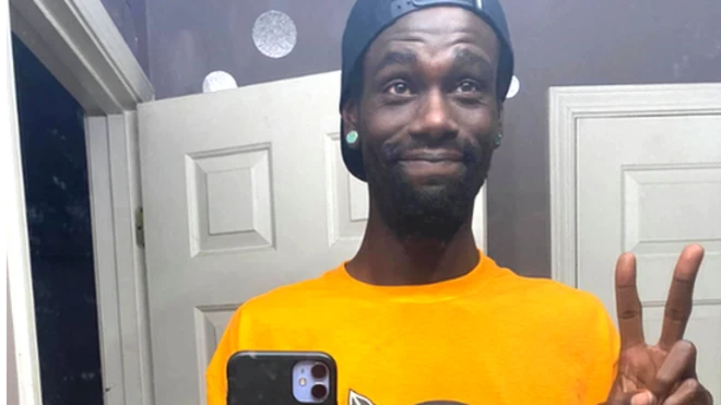 تاير نيكولز