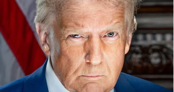 Donald Trump ayaa sheegay in uusan ku kaftameynin in uu doonayo in mar saddexaad uu qabto xilka madaxtinimada Mareykanka.