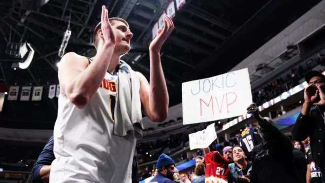 Jokić je prvi igrač iz Srbije sa nagradom za najvrednijeg košarkaša NBA lige - sada je tu nagradu osvojio drugi put