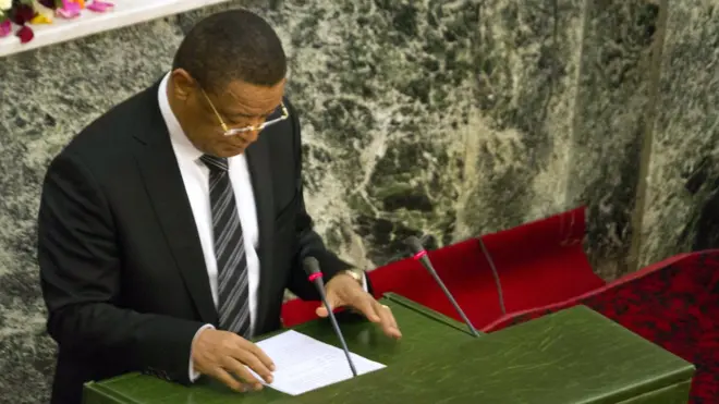 Pireezidaanti Dr. Mulaatu Tashoomaa