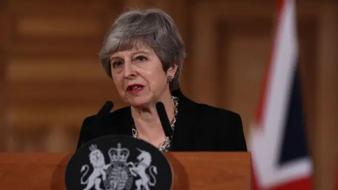 После девятичасового спора со своими министрами Тереза Мэй решительно объявила, что попытается решить судьбу "брексита" вместе с лидером оппозиции Корбином