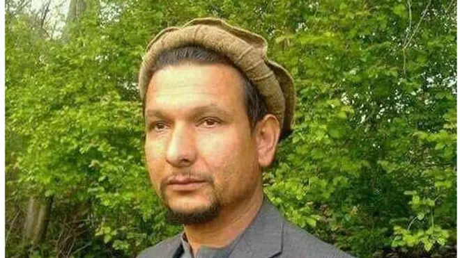 آقای مبارز هنگام دیدار از یک محله تاریخی با انفجار مینی مواجه شد