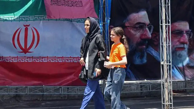 من سكان العاصمة الإيرانية طهران