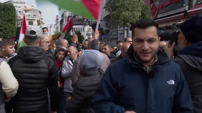 مراسل بي بي سي عربي مهند توتنجي في مظاهرات رام الله