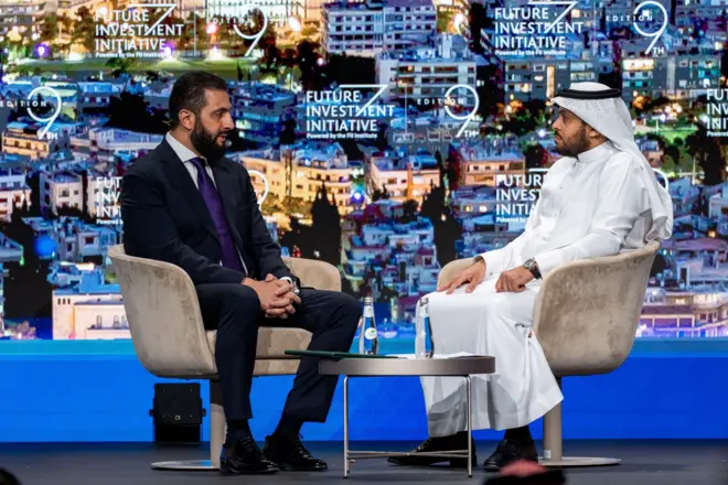 جلسة طارئة لمجلس الأمن تدين الفظائع التي ارتكبت في الفاشر، وحميدتي يعترف بوقوع انتهاكات  جلسة طارئة لمجلس الأمن تدين الفظائع التي ارتكبت في الفاشر، وحميدتي يعترف بوقوع انتهاكات