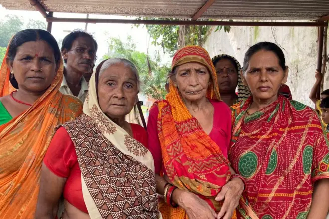  रोहतास इंडस्ट्रीज़ के पूर्व कर्मचारियों के परिजन