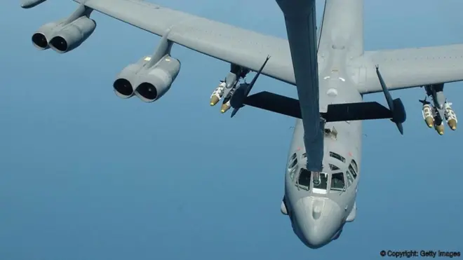B-52 Stratofortress iliyoundwa na Boeing inasalia kuwa moja ya ndege kubwa zaidi kuwahi kuundwa duniani. Ilitumia injini nane kubwa. (Picha: Getty Images)
