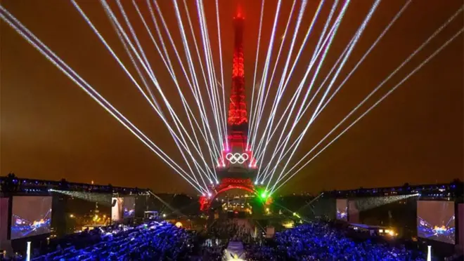 パリ五輪開会式