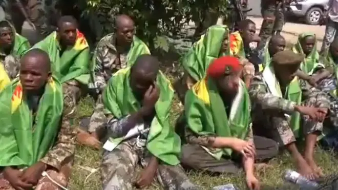 Ifoto yakuwe muri videwo igaragaza abafashwe