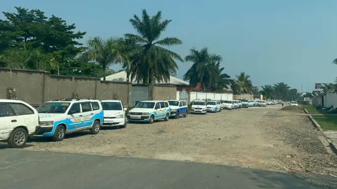 Imirongo y'imodoka zitondeye igitoro