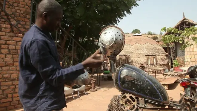 الفنان سديكي تراوره