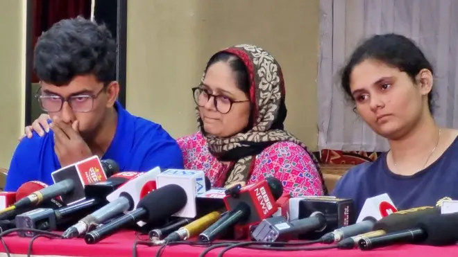 पहलगाम हल्ल्यात मृत्युमुखी पडलेल्या अतुल मोने यांच्या पत्नी अनुष्का मोने