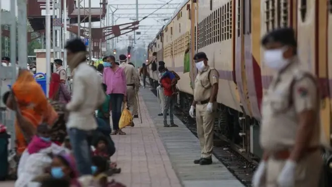 Baaburri indiyaatti nama fixe