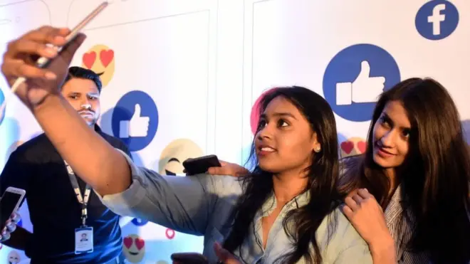 फ़ेसबुक