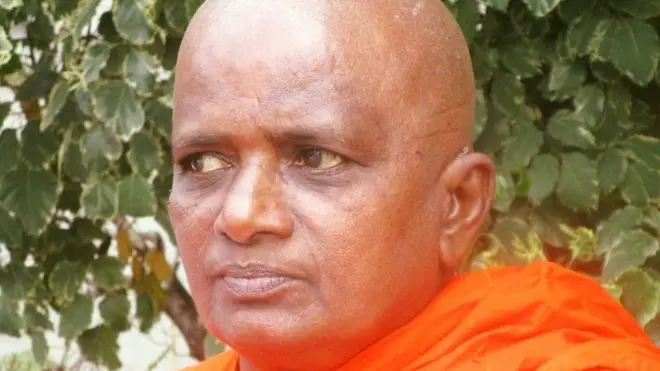 "මම කියල කෙනෙක් මේ ලෝකේ ඉන්නවා කියල ඔප්පු කරන්න මගේ අතේ කිසිම දෙයක් නෑ"