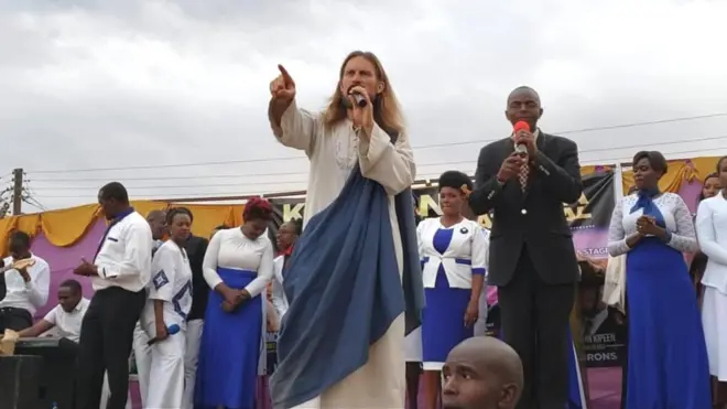 Michael Job dey preach inside crusade for Kenya