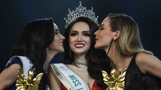 توجت المتسابقة الفيتنامية نغوين هوانغ جيانغ، بلقب ملكة جمال العالم للمتحولين جنسيا لعام 2018 فى مسابقة اقيمت في تايلاند.