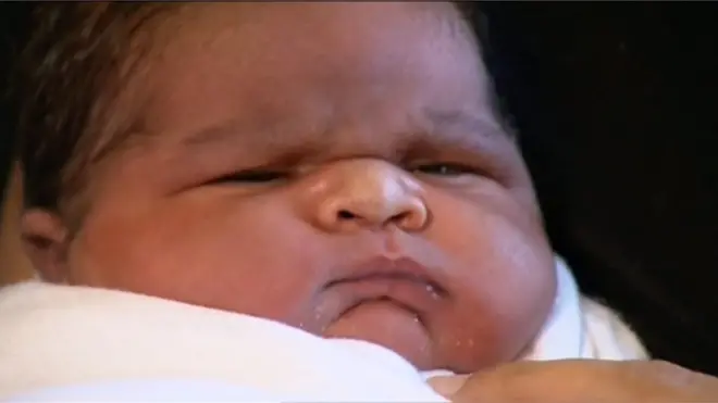 Новорожденный Брайан Джуниор