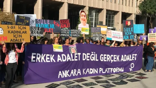 Dava öncesi adliye önünde