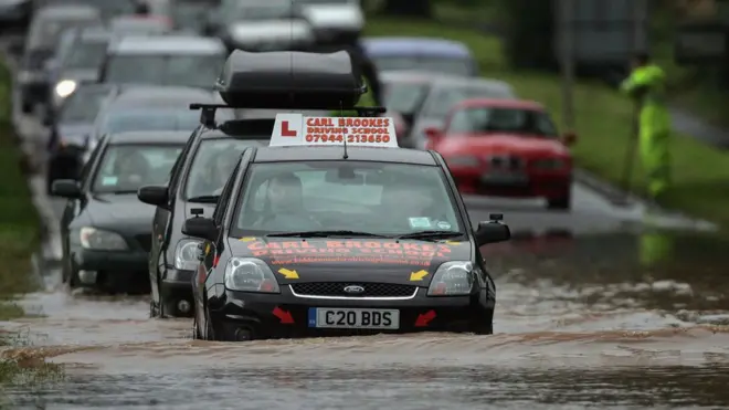 Як це в Британії: чи можна скласти на права без хабаря