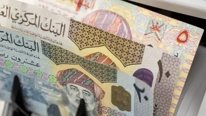 عمان تعتمد أول ضريبة دخل في الخليج وسط تكهنات بأن تكون مغامرة اقتصادية