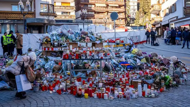 Мемориал у бара Le Constellation