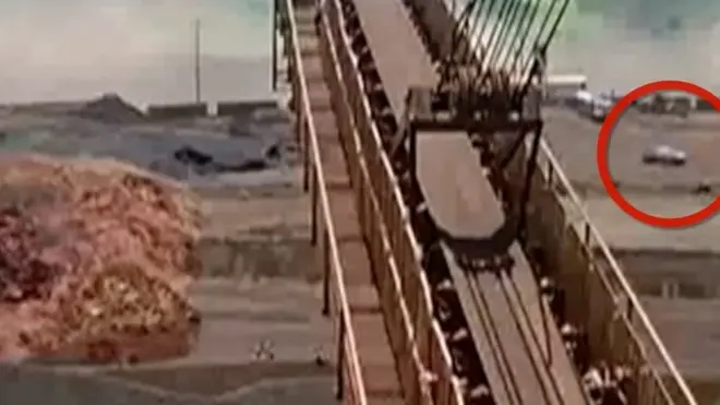 تفاصيل نجاة أحد العاملين من انهيار سد البرازيل