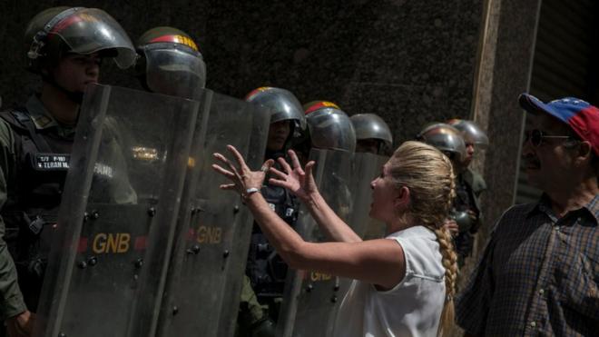 Протесты в Венесуэле длятся уже давно