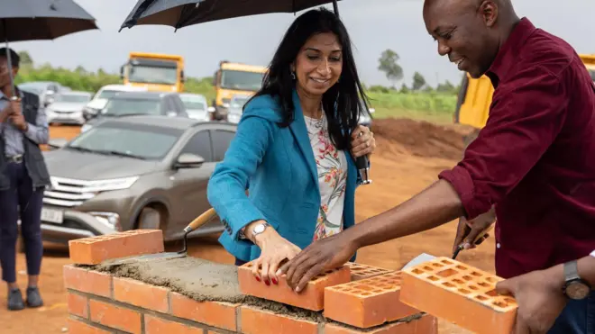 Браверман строит дом в Руанде