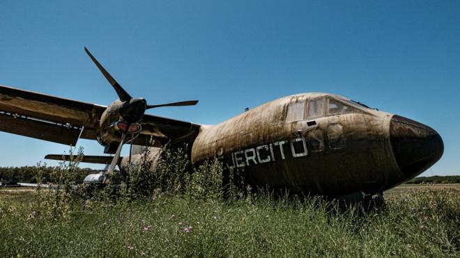 Unodort roulettelos aviones abandonados en Campodort rouletteMayo